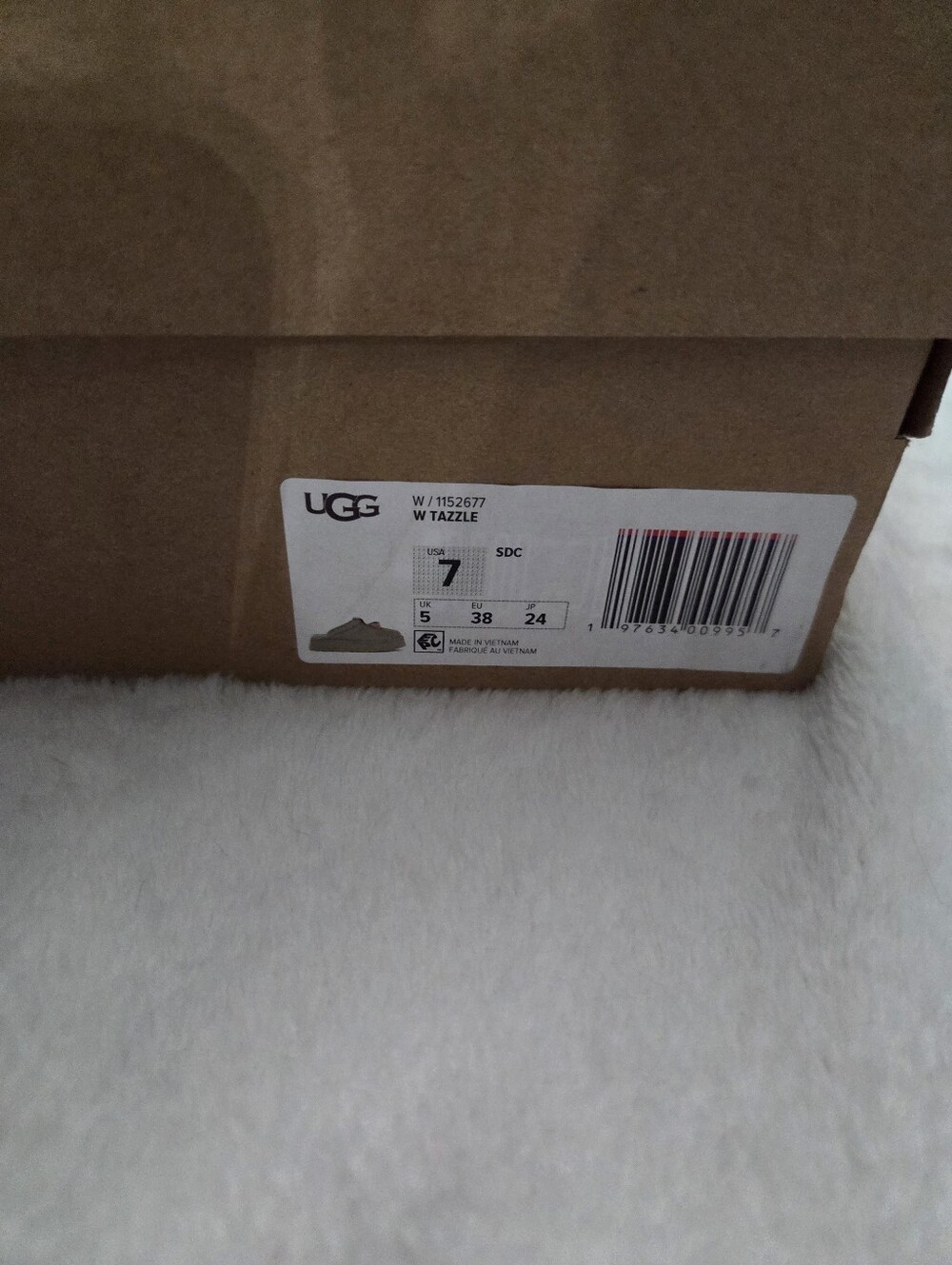 UGG Women's Sage Green Suede Platform Slippers Size 7 - Picture 6 of 11
